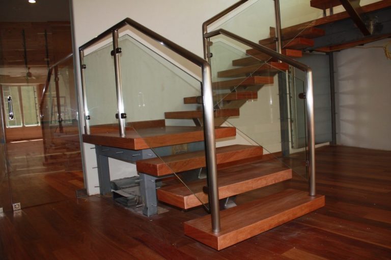 Custom-made Wrought Iron Glass Step Railings